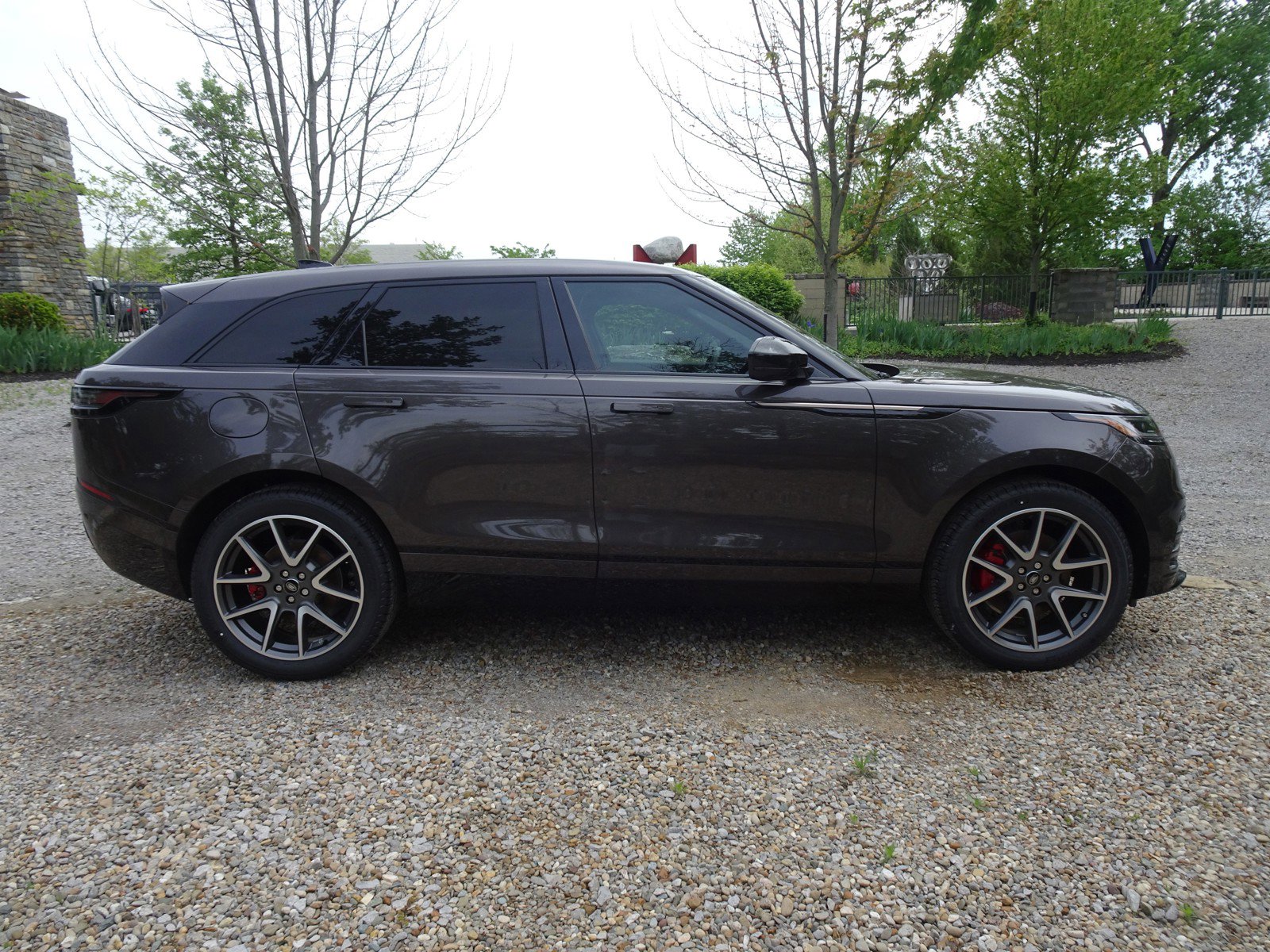 New 2025 Land Rover Range Rover Velar Dynamic SE image 12