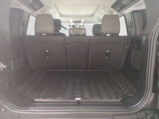 Certified 2025 Land Rover Defender 110 S AWD/4WD image 22