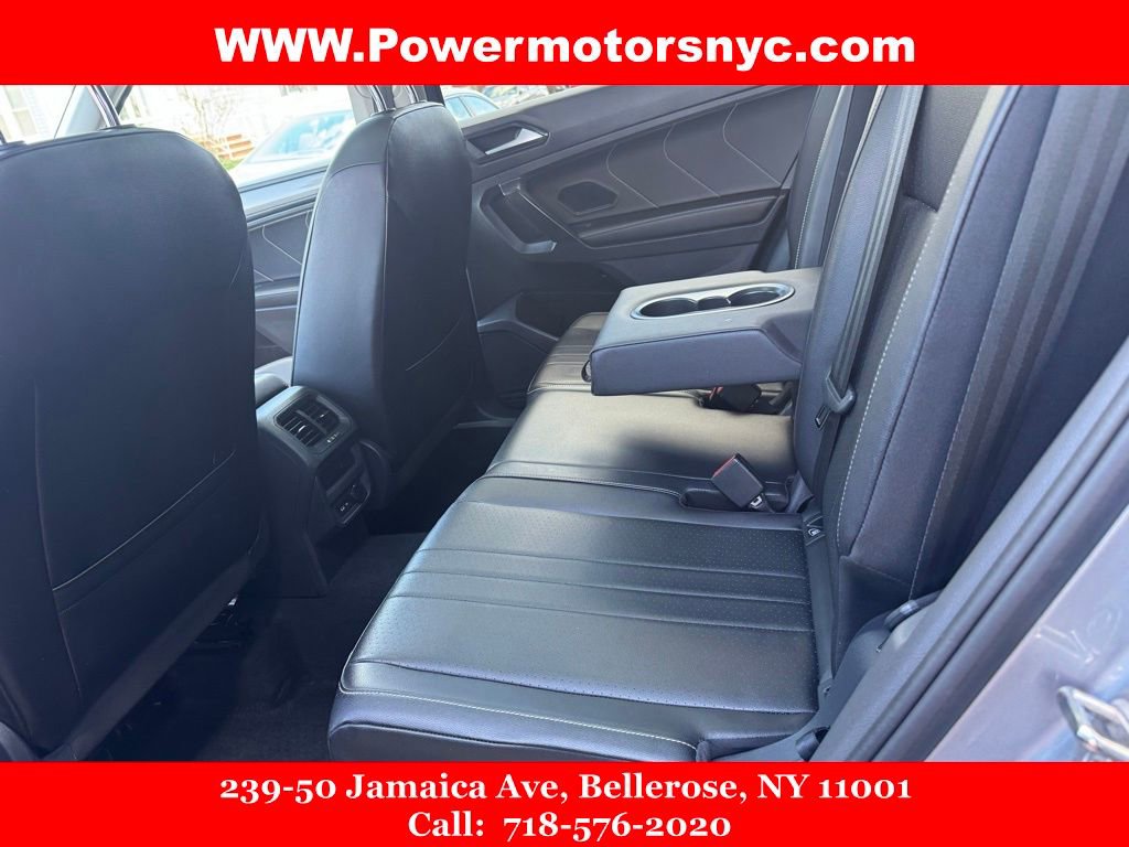 Used 2022 Volkswagen Tiguan SE w/ Panoramic Sunroof Package AWD/4WD image 27