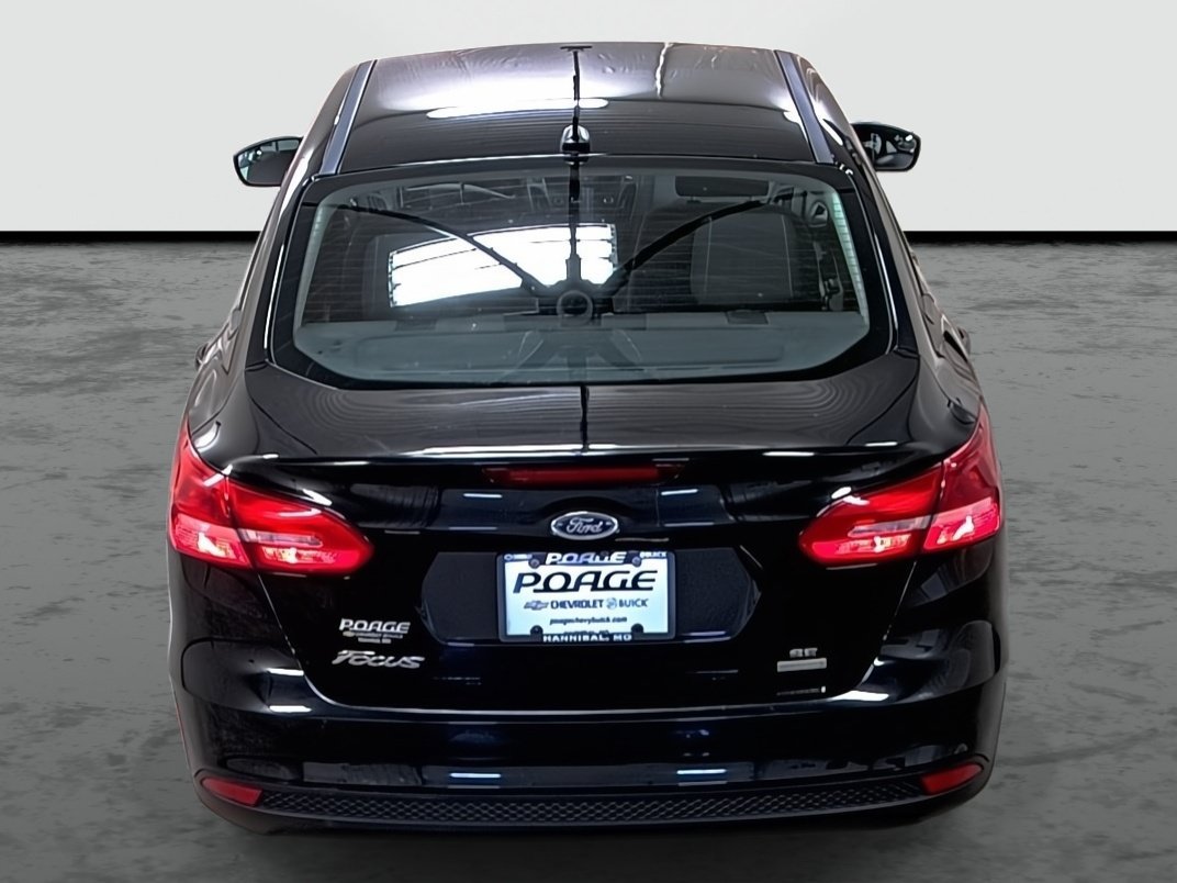 Used 2018 Ford Focus SE FWD image 3