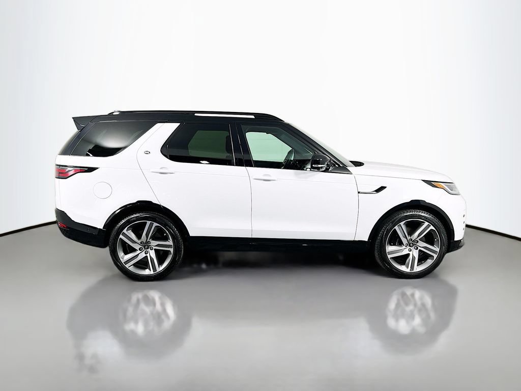 Certified 2025 Land Rover Discovery Metropolitan Edition AWD/4WD image 4