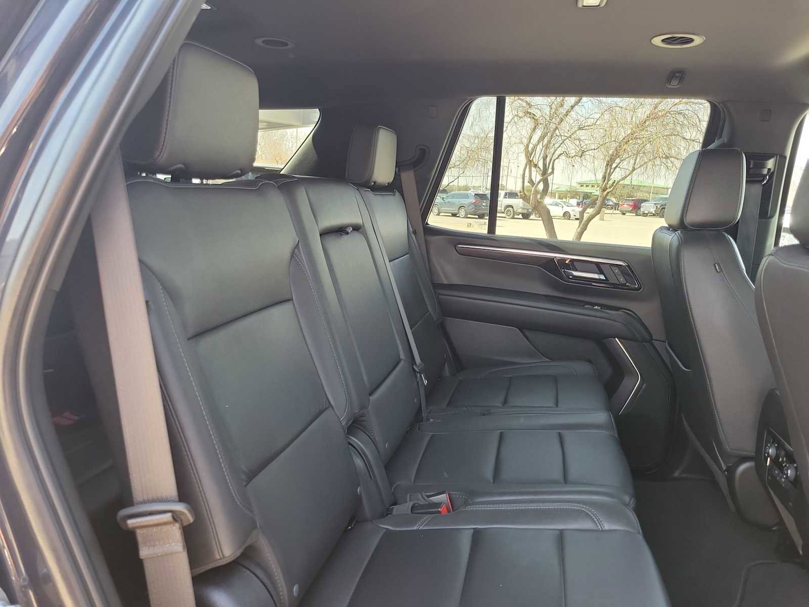 Used 2025 Chevrolet Tahoe LT image 9