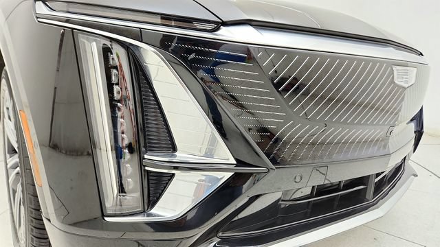 Used 2025 Cadillac Lyriq Luxury AWD/4WD image 22