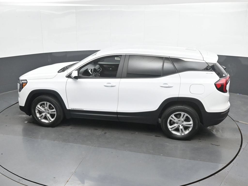 Used 2024 GMC Terrain SLE AWD/4WD image 36