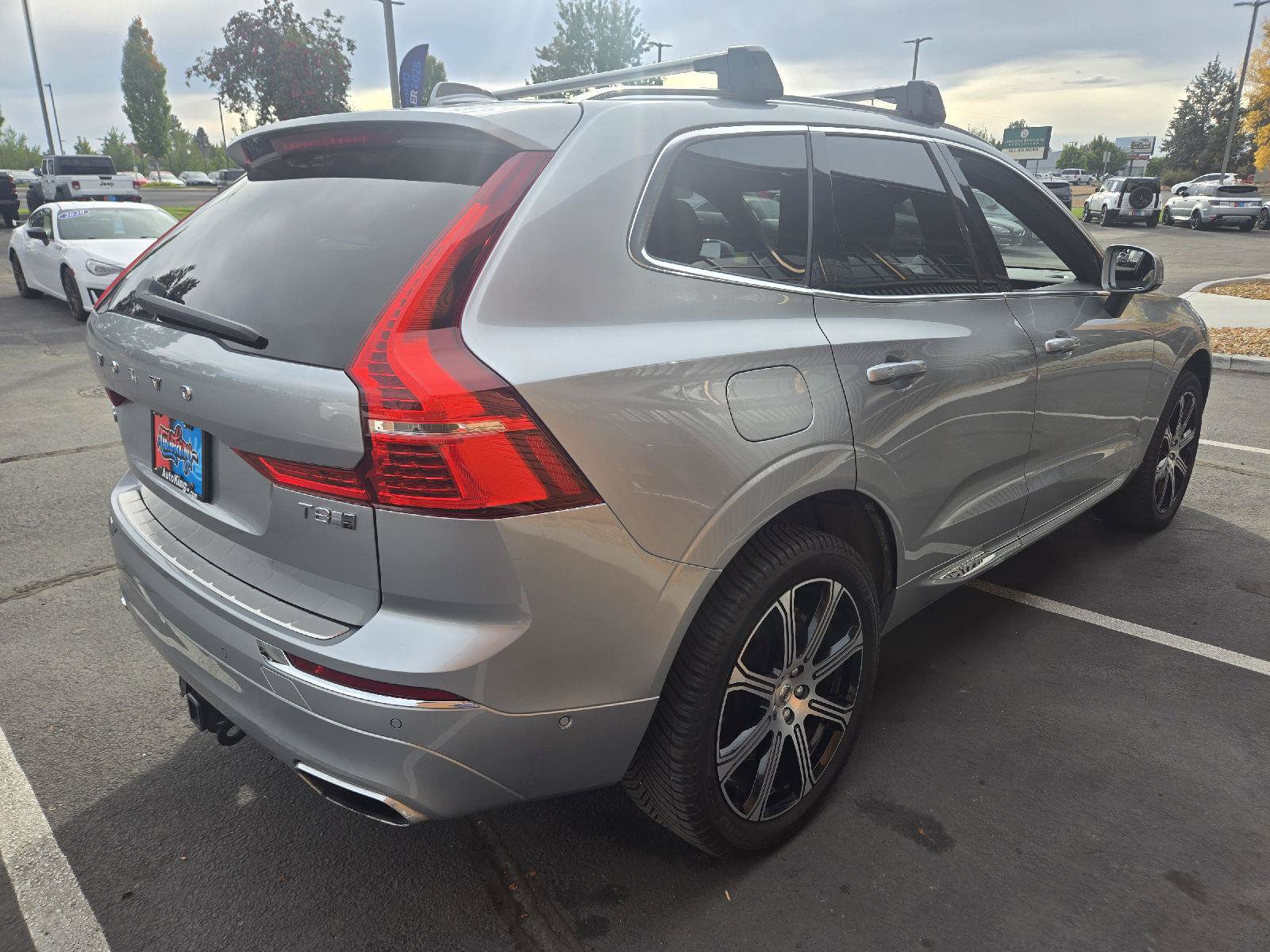 Used 2018 Volvo XC60 T8 Inscription w/ Advanced Package AWD/4WD image 5