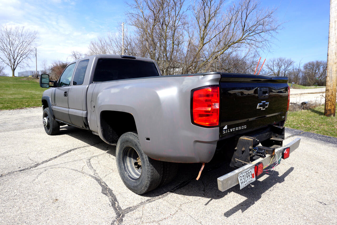 Used 2004 GMC Sierra 3500 4x4 Extended Cab w/ Heavy-Duty Power Package image 4