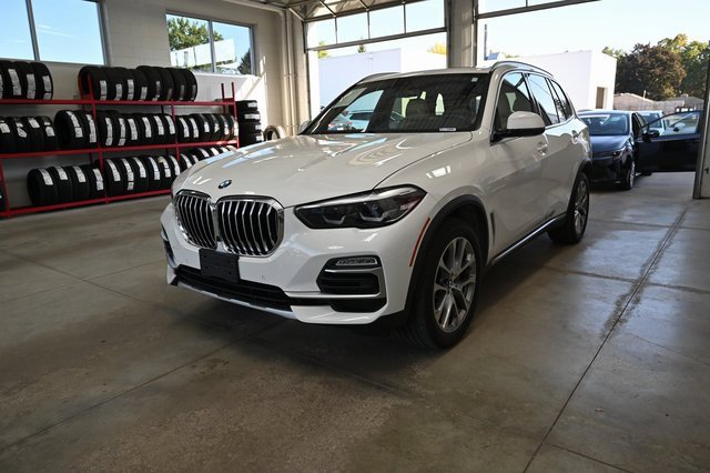 Used 2021 BMW X5 xDrive40i w/ Premium Package image 1