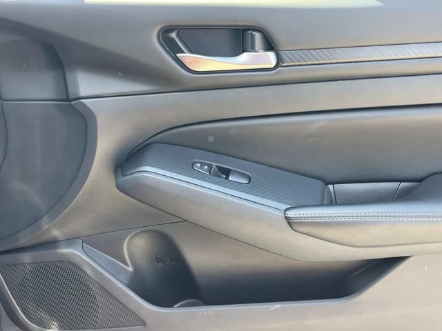 Used 2025 Nissan Altima 2.5 SV AWD/4WD image 22