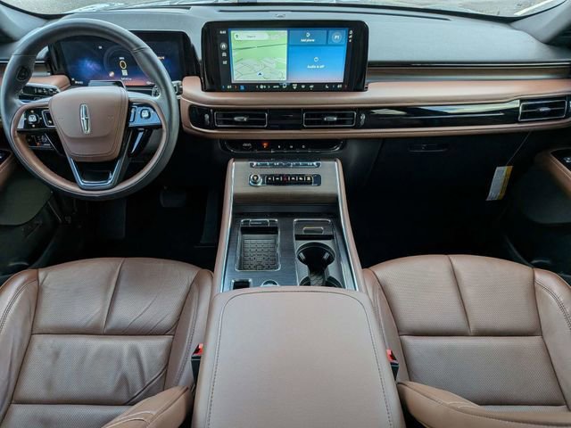 Used 2025 Lincoln Aviator Reserve w/ Illumination Package image 16