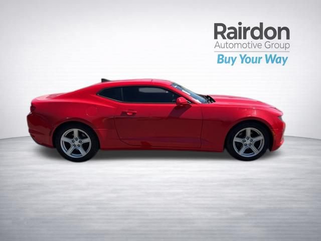 Used 2020 Chevrolet Camaro LT RWD image 15