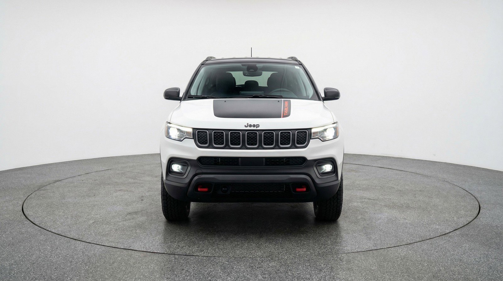 Used 2025 Jeep Compass Trailhawk AWD/4WD image 2