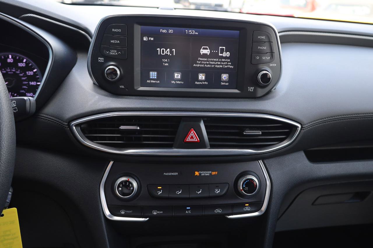 Used 2020 Hyundai Santa Fe SE image 8