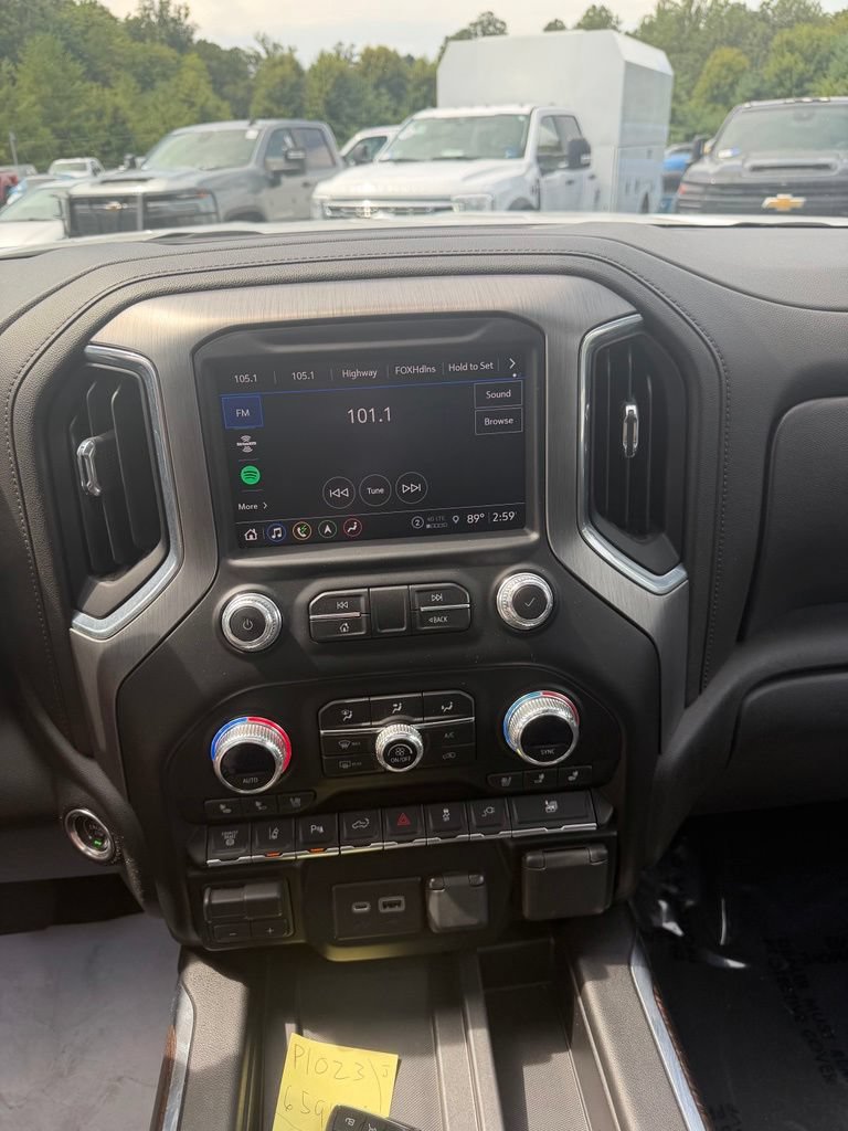 Used 2023 GMC Sierra 3500 Denali AWD/4WD image 38