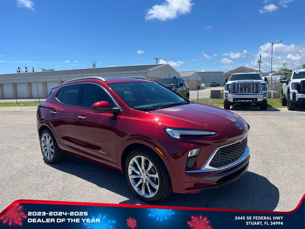Used 2024 Buick Encore GX Avenir w/ Avenir Technology Package FWD image 2