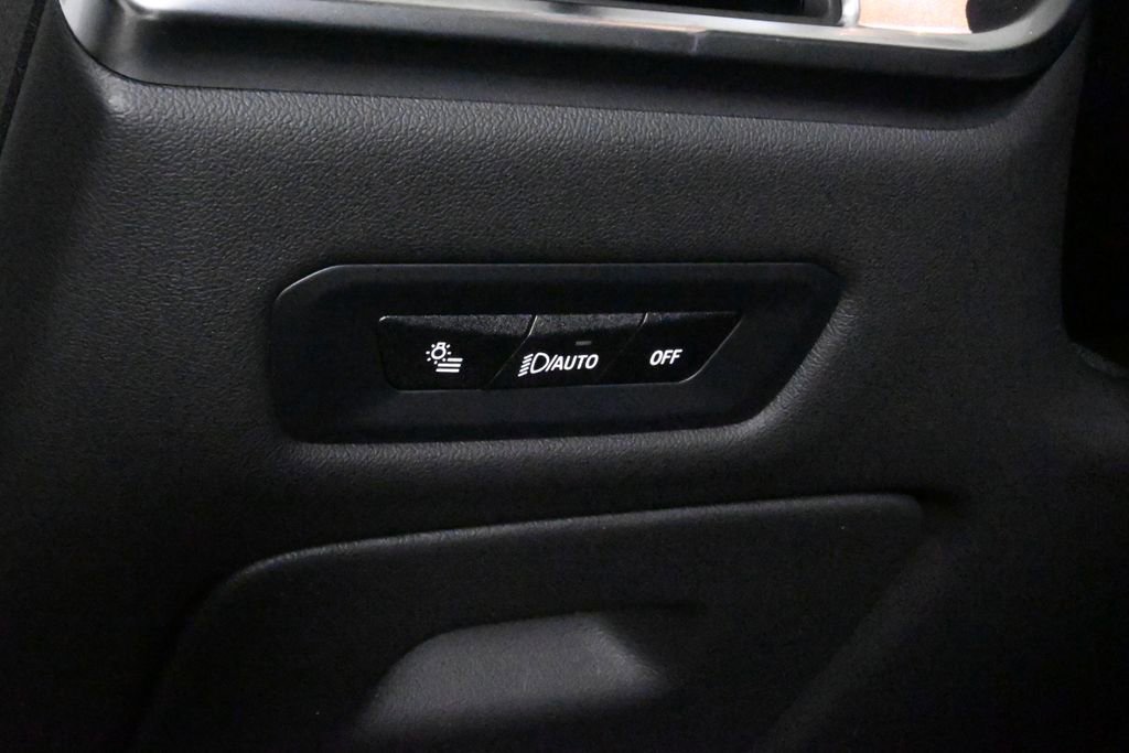 Used 2026 BMW X5 xDrive40i w/ M Sport Package image 27