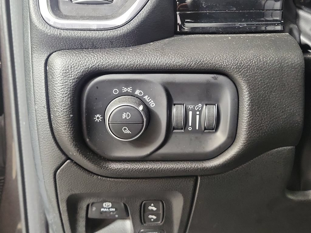 Used 2026 RAM 1500 Laramie w/ Night Edition AWD/4WD image 13