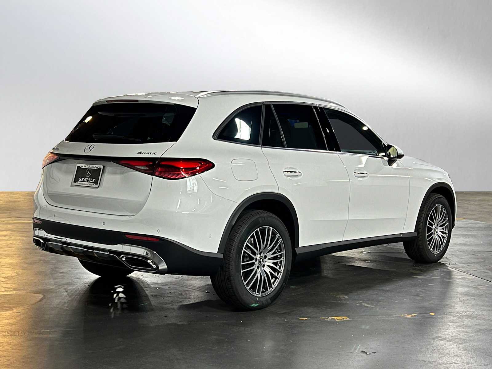 New 2025 Mercedes-Benz GLC 300 4MATIC image 3
