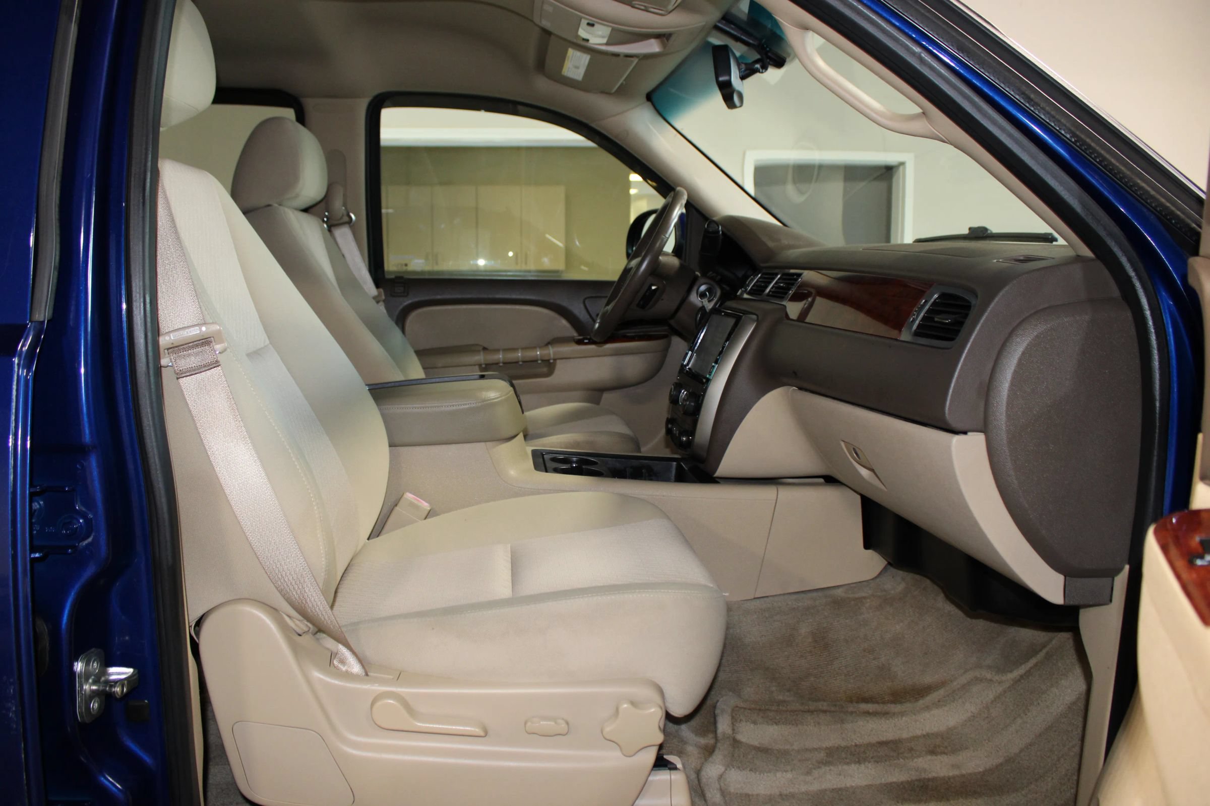 Used 2013 Chevrolet Avalanche LS RWD image 27
