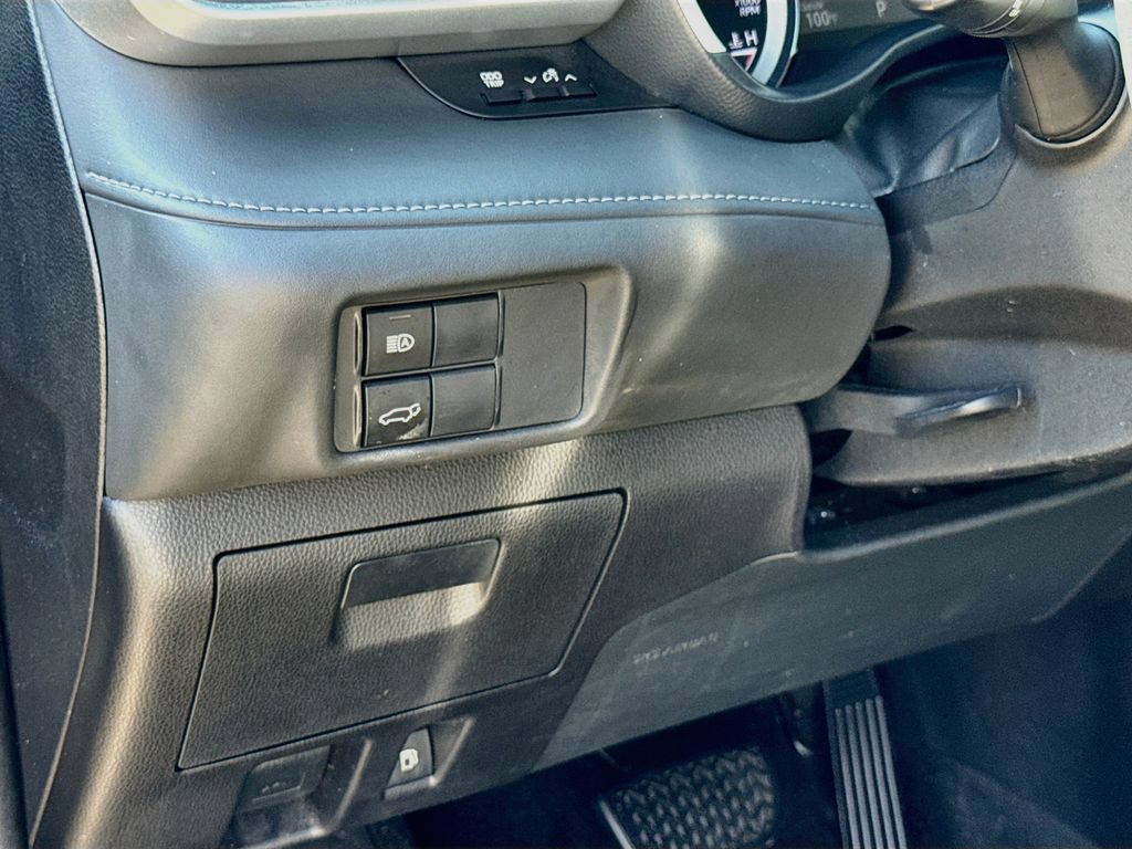 Used 2022 Toyota Highlander XLE AWD/4WD image 10