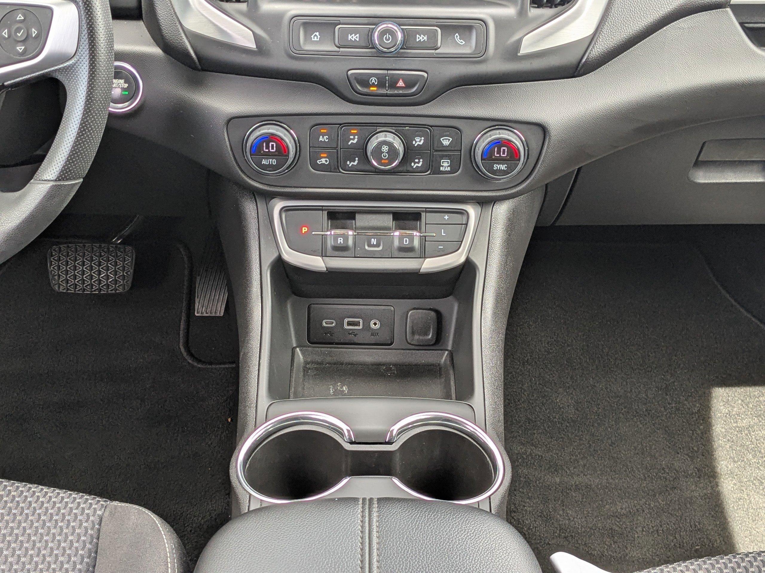 Used 2023 GMC Terrain SLE w/ Driver Convenience Package image 18