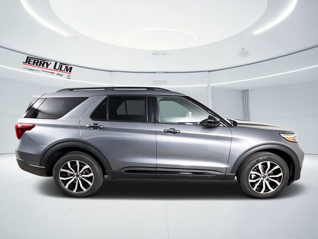 Used 2022 Ford Explorer ST image 2