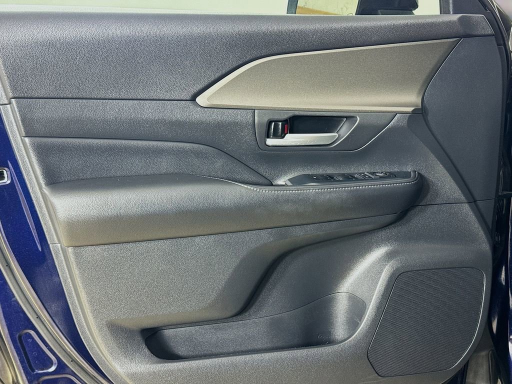 Certified 2024 Toyota Grand Highlander XLE image 16