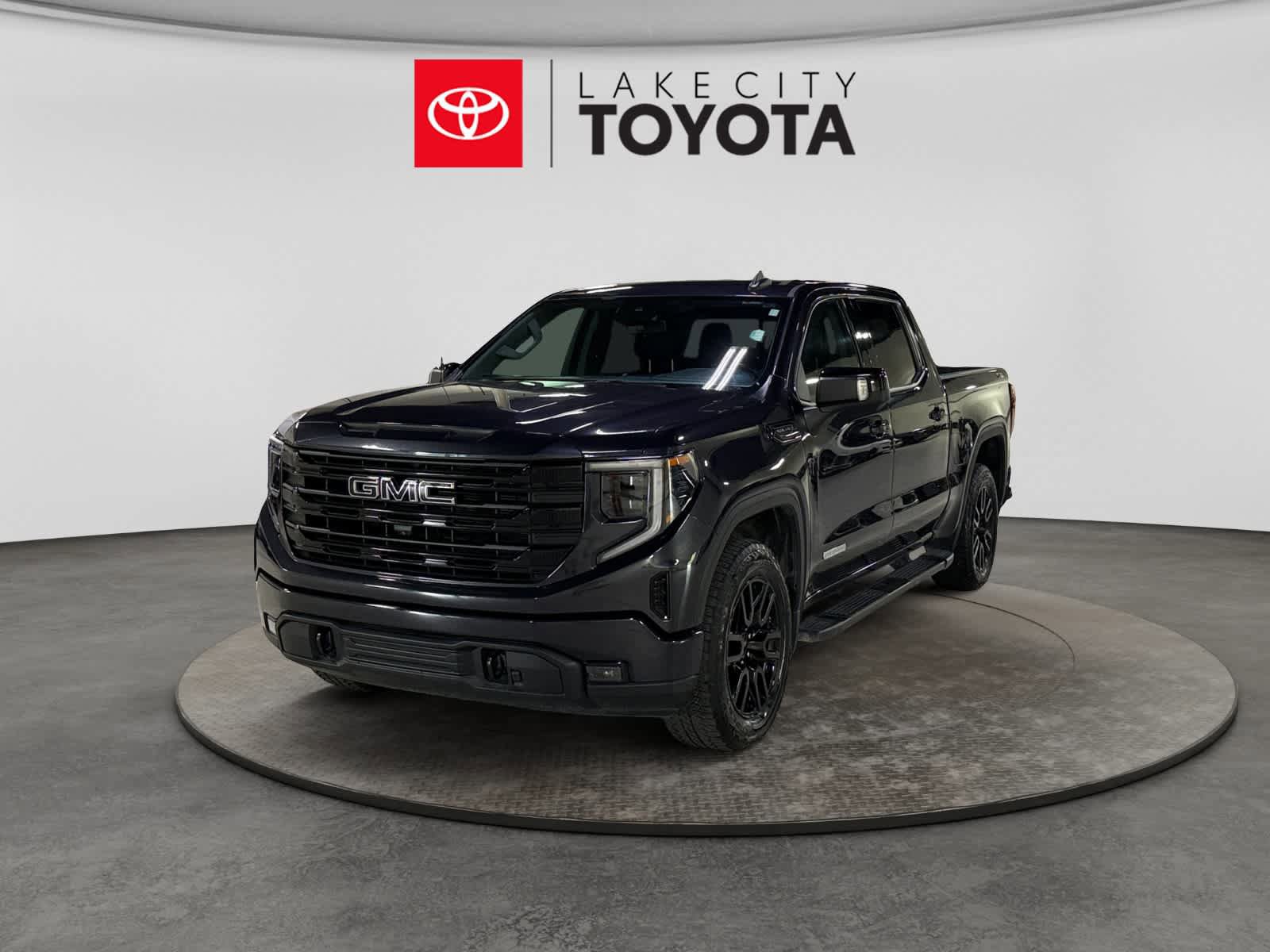 Used 2022 GMC Sierra 1500 Elevation w/ Elevation Premium Package
