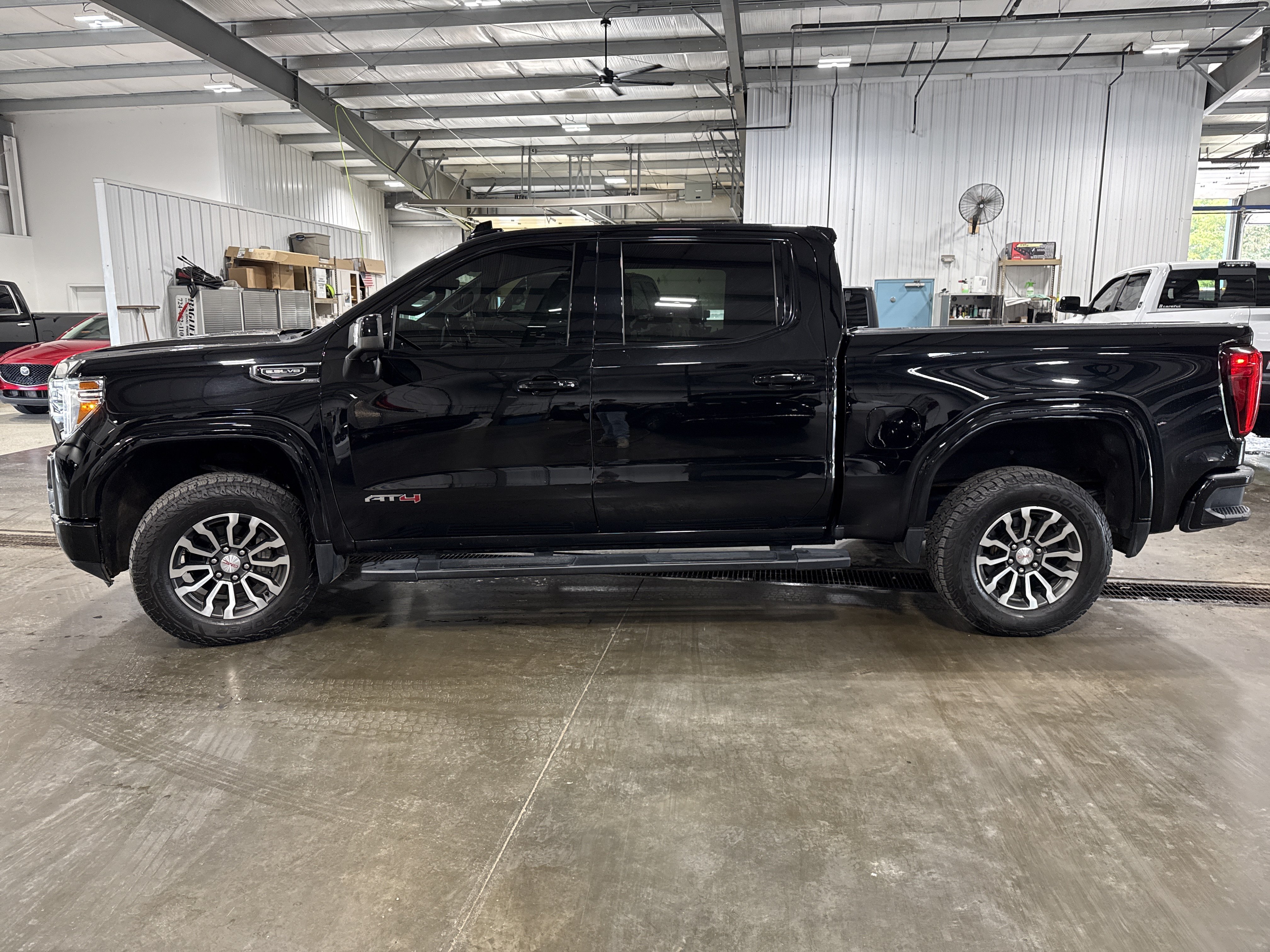 Used 2020 GMC Sierra 1500 AT4 w/ AT4 Premium Package AWD/4WD image 8