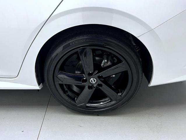 Certified 2023 Nissan Sentra SR w/ Midnight Edition Package FWD image 22