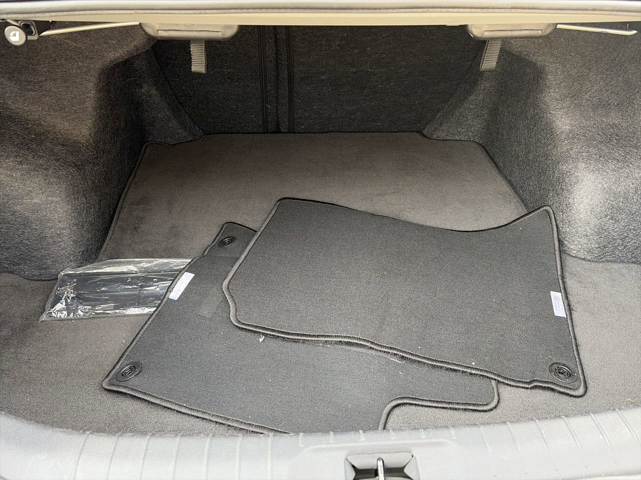 Used 2024 Nissan Altima 2.5 SV w/ SV Premium Package image 9