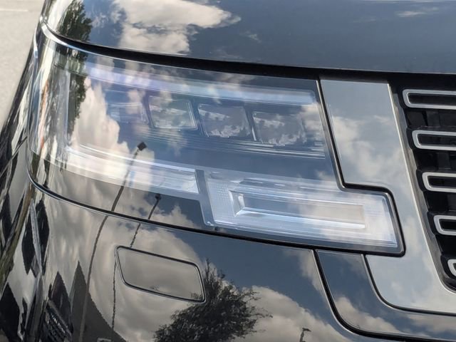 Used 2025 Land Rover Range Rover SE AWD/4WD image 9