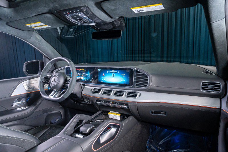 New 2025 Mercedes-Benz GLS 63 AMG 4MATIC image 2