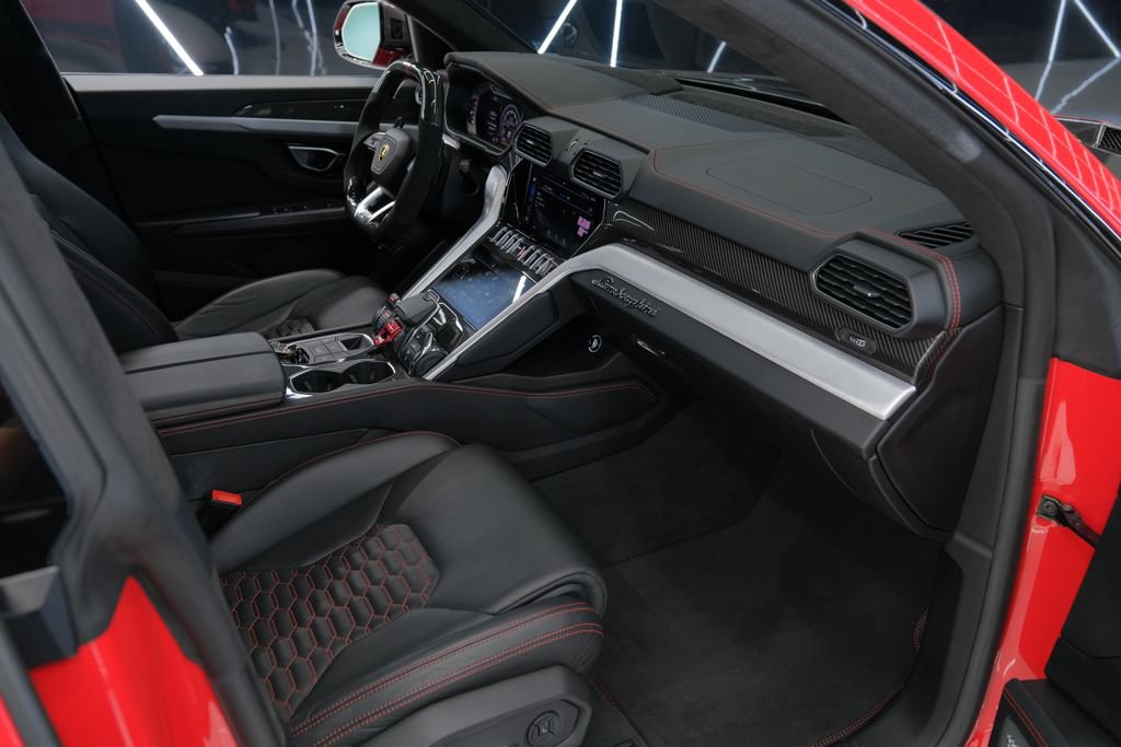 Used 2021 Lamborghini Urus AWD/4WD image 45