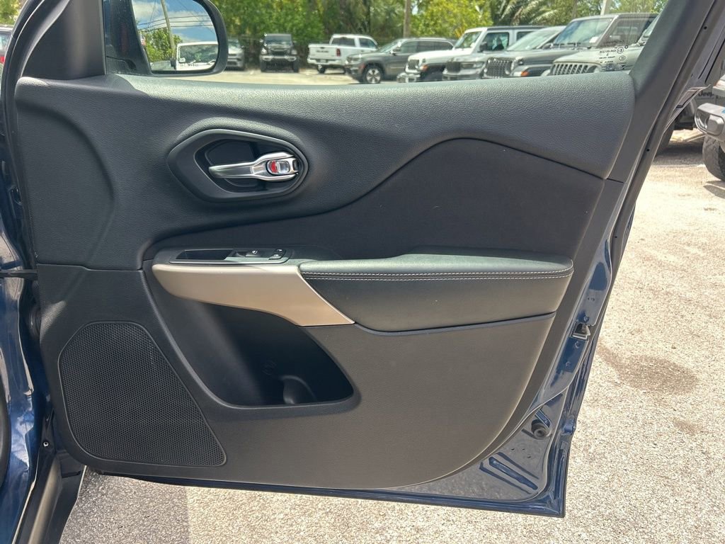 Used 2018 Jeep Cherokee Latitude image 25