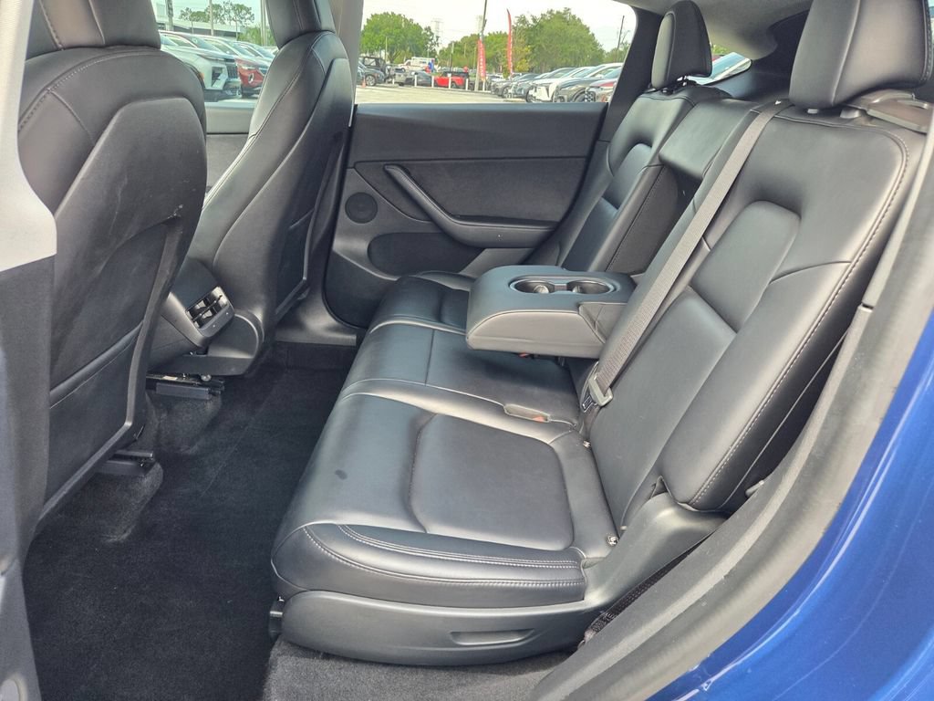 Used 2021 Tesla Model Y Long Range AWD/4WD image 7
