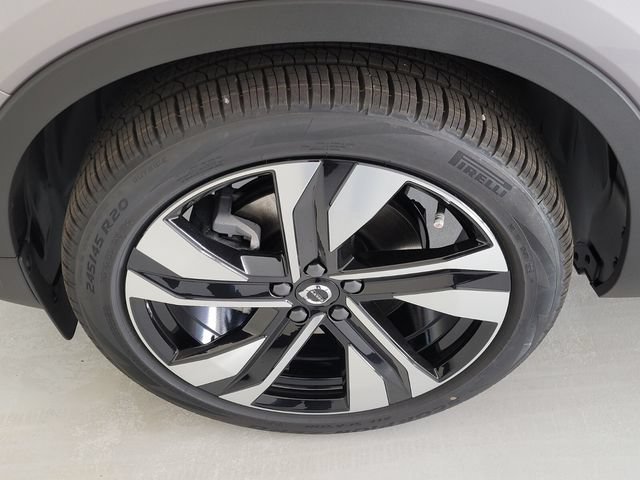 New 2026 Volvo XC40 B4 Plus w/ Climate Package FWD image 17