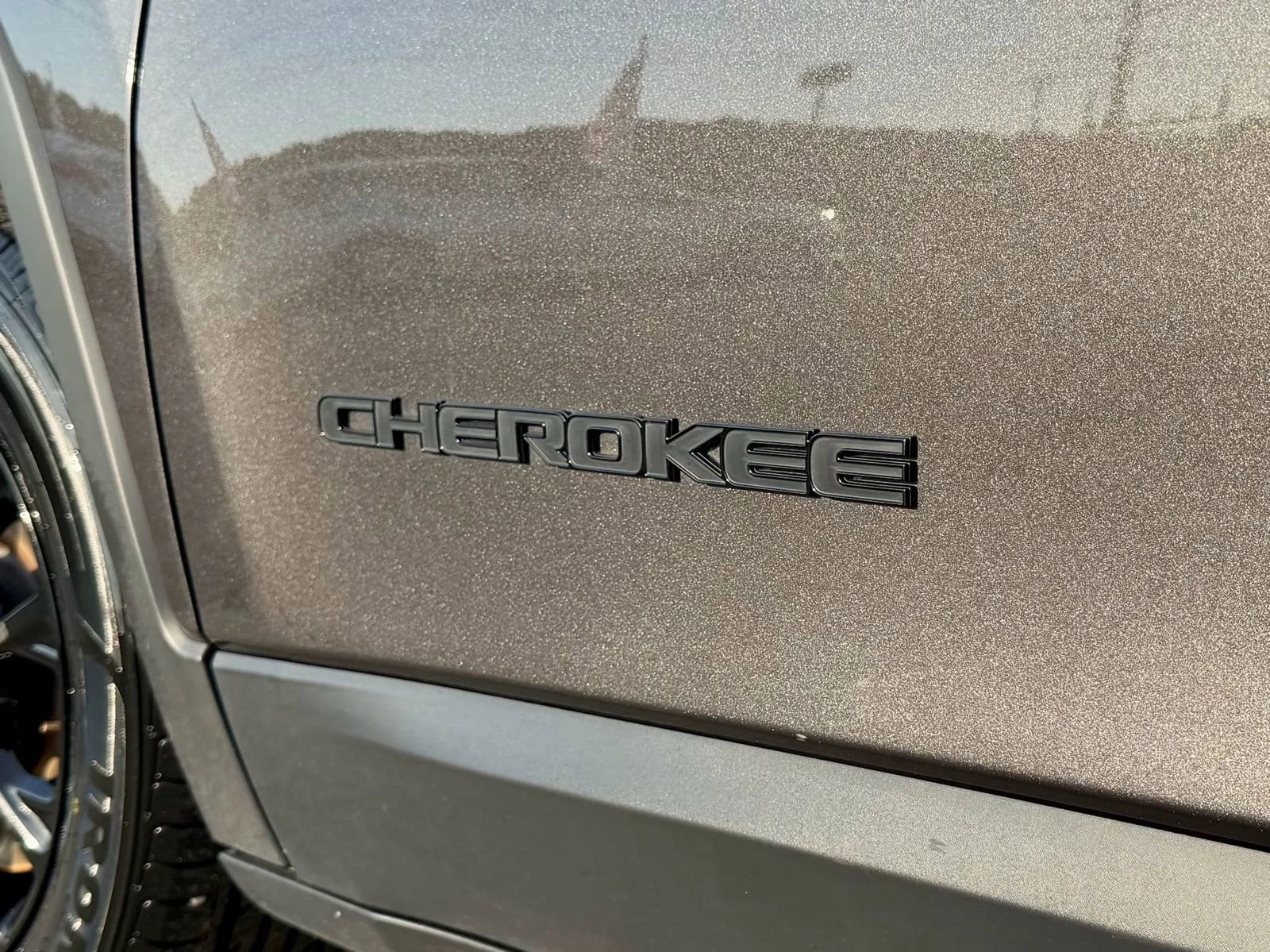 Used 2023 Jeep Cherokee Altitude Lux image 9