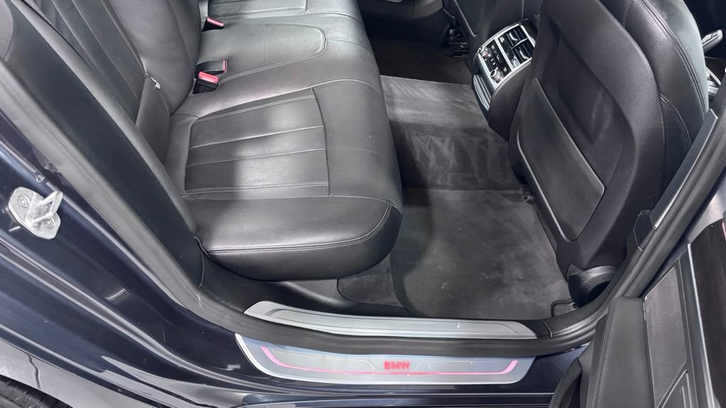Used 2018 BMW 740i xDrive AWD/4WD image 24