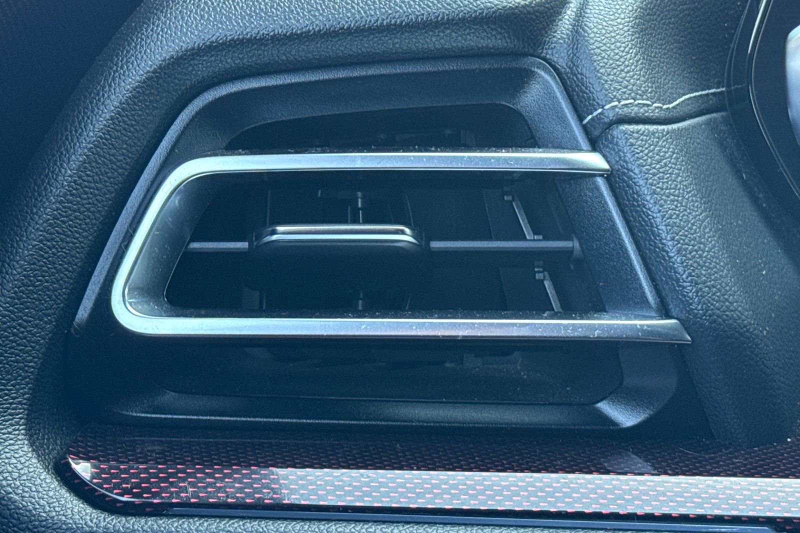 Used 2025 Chevrolet Traverse Z71 image 30