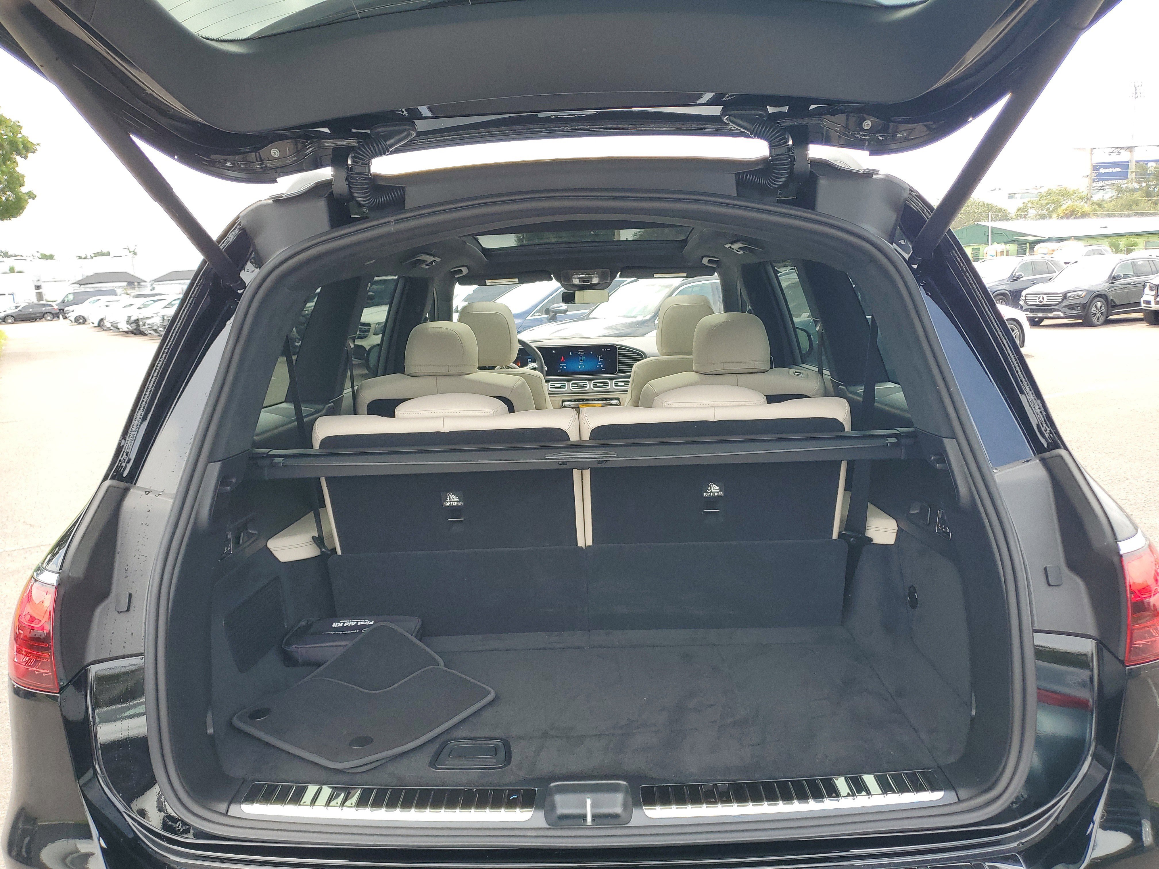 New 2026 Mercedes-Benz GLS 63 AMG 4MATIC image 8