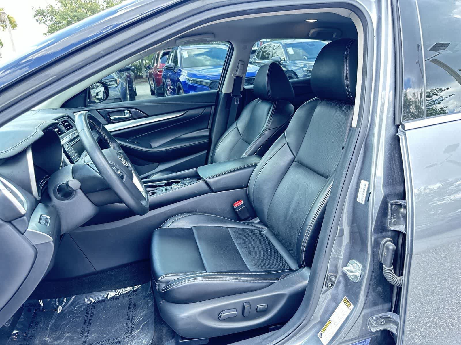 Used 2023 Nissan Maxima SV w/ Floor Mat Group FWD image 14