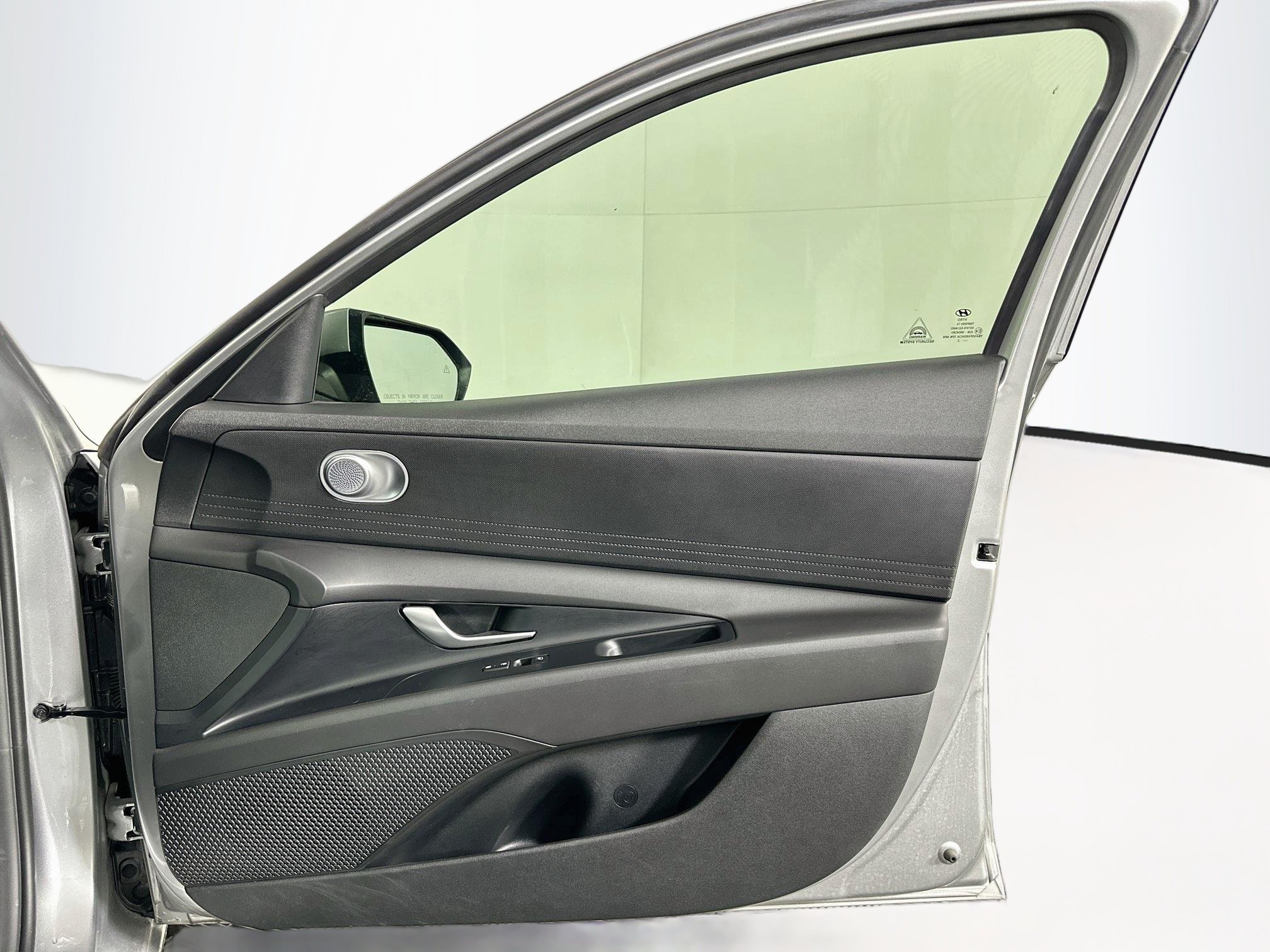 Used 2022 Hyundai Elantra SEL FWD image 32