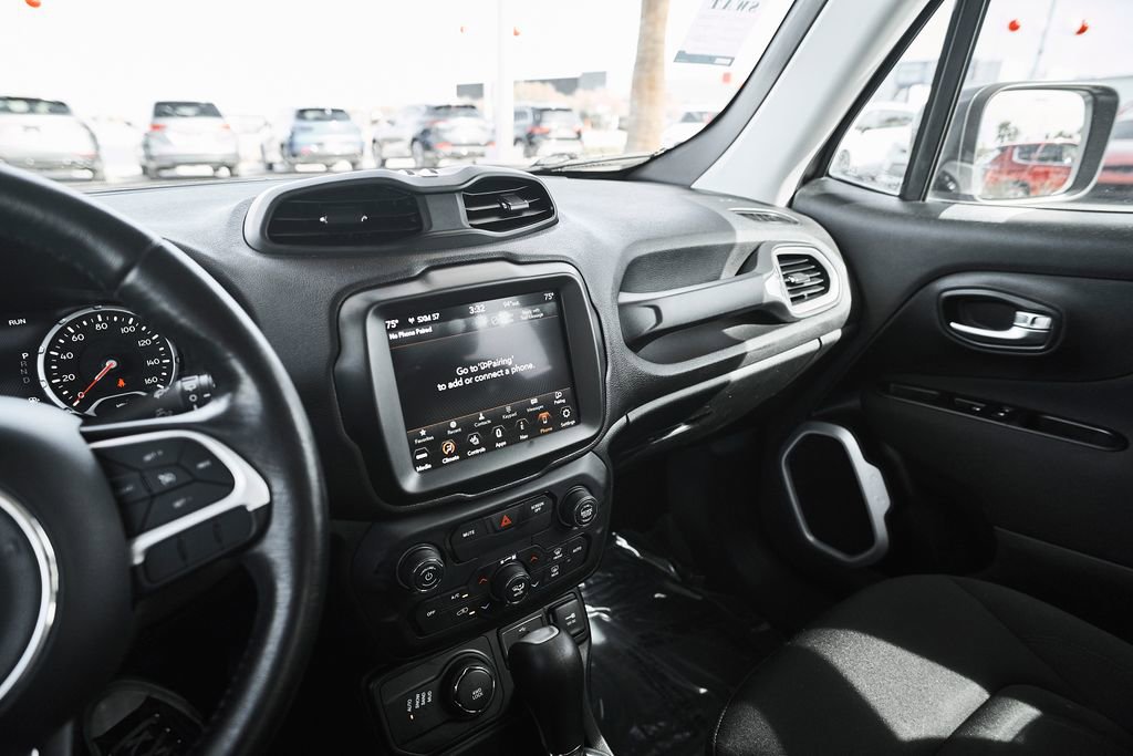 Used 2020 Jeep Renegade Latitude w/ UConnect 8.4 Nav Group AWD/4WD image 36