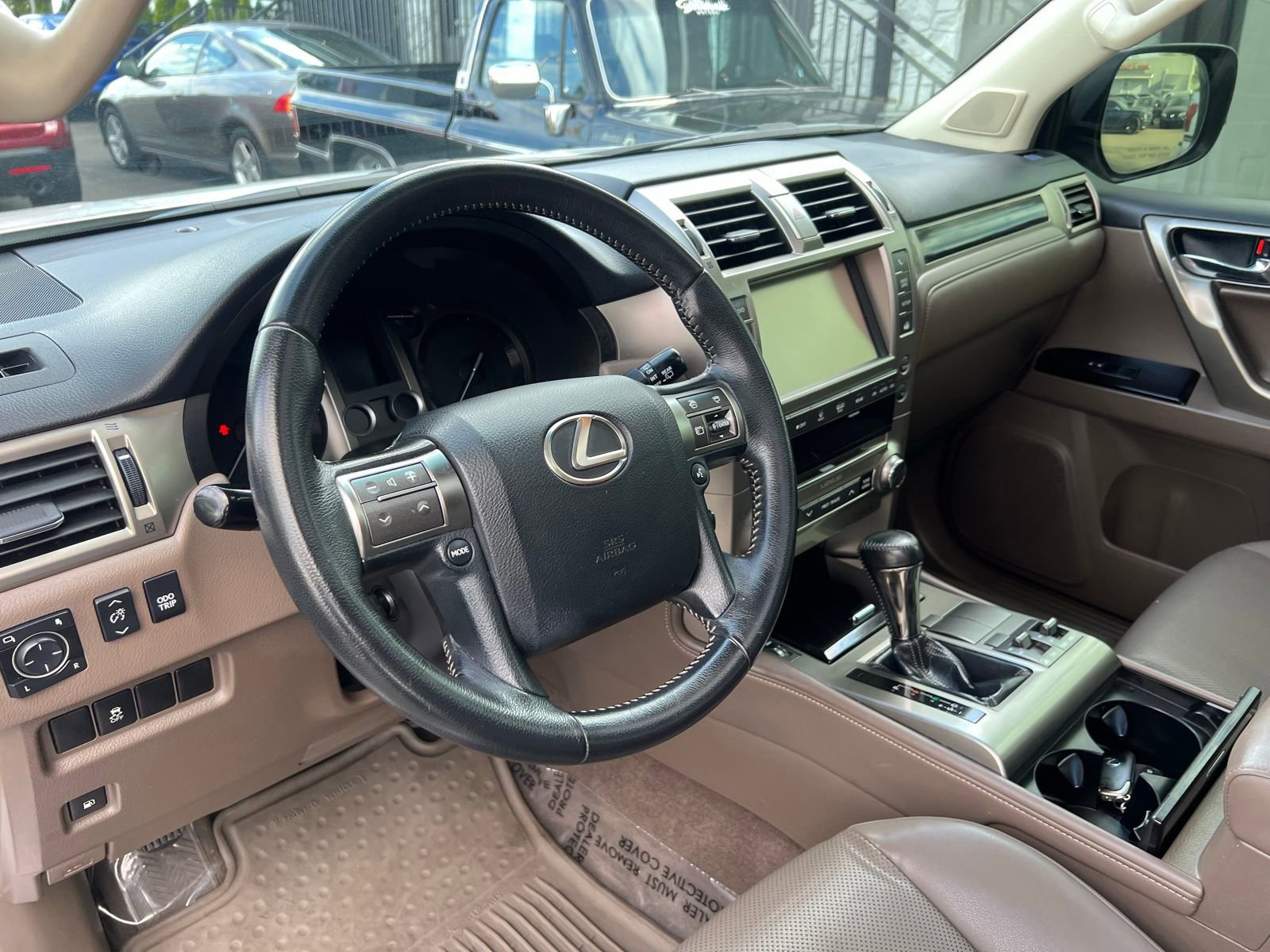 Used 2016 Lexus GX 460 w/ Comfort Package AWD/4WD image 25