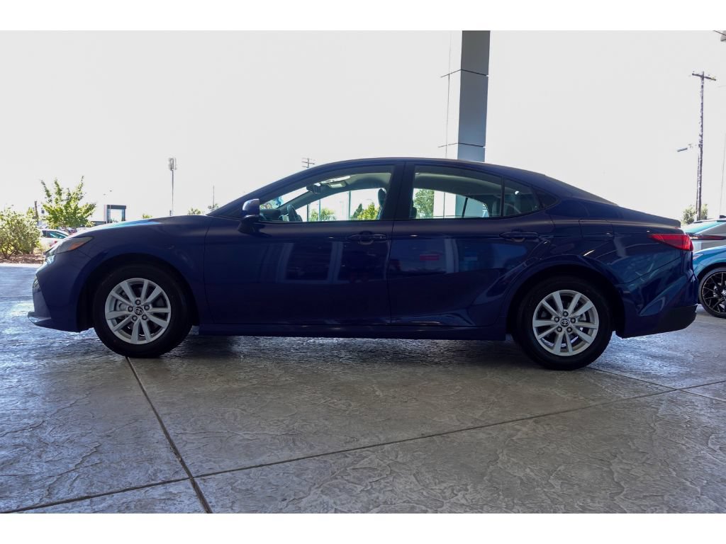 Used 2025 Toyota Camry LE FWD image 7