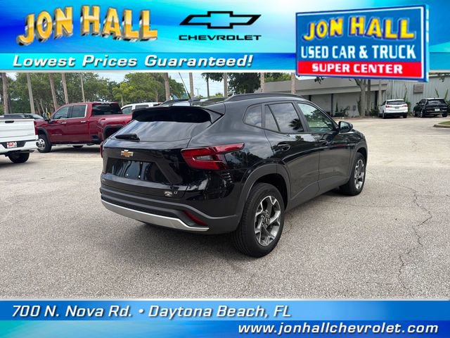 Used 2025 Chevrolet Trax LT FWD image 13