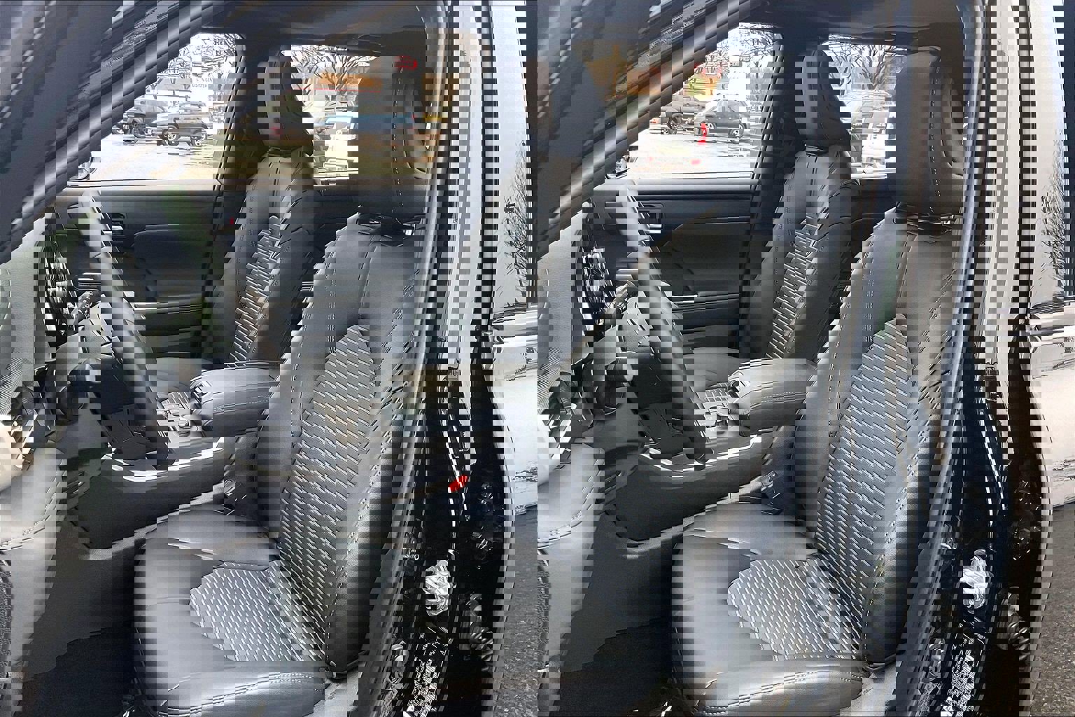 Used 2025 Toyota Highlander XSE image 30