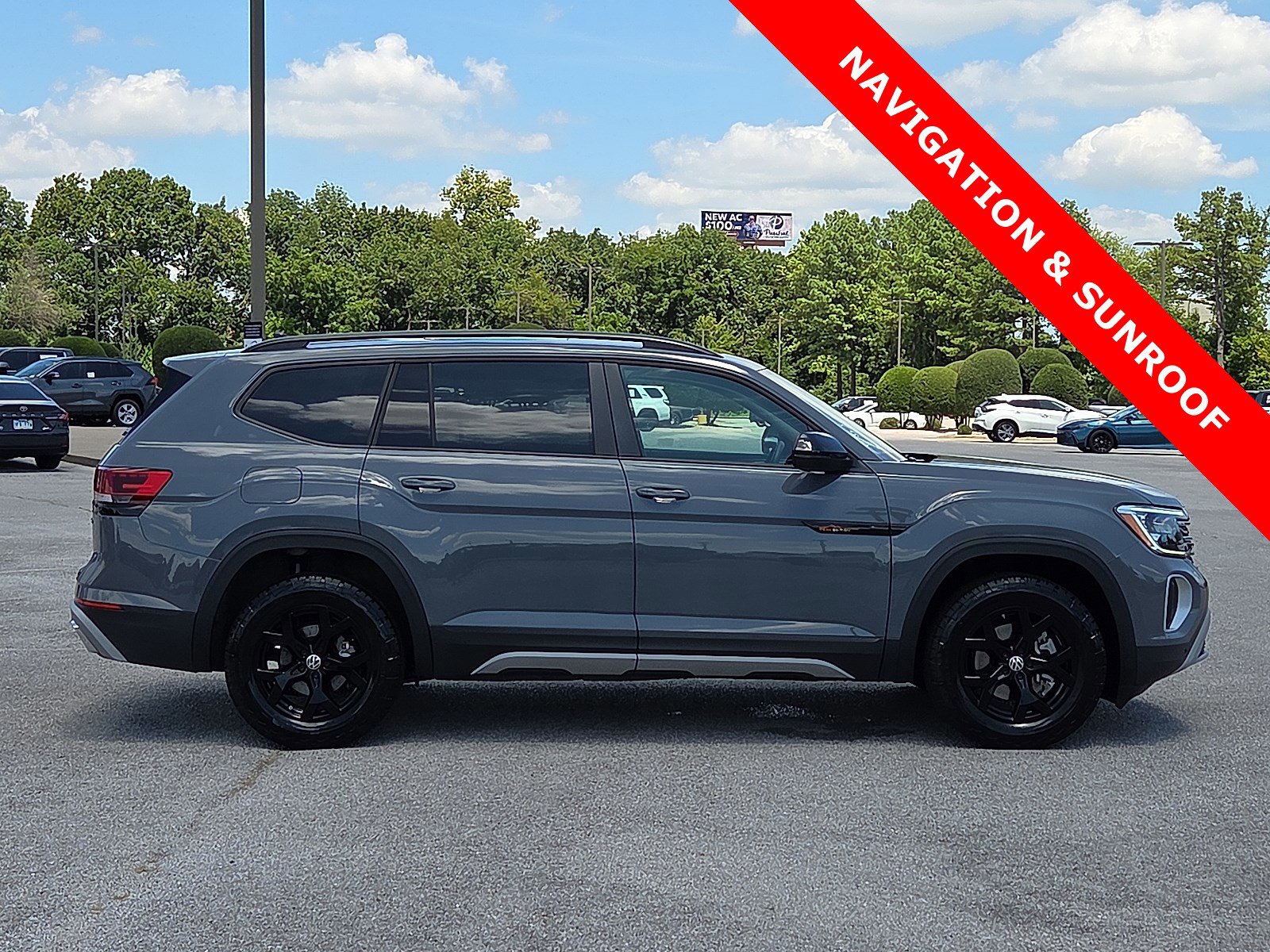 Used 2024 Volkswagen Atlas Peak Edition SEL image 6