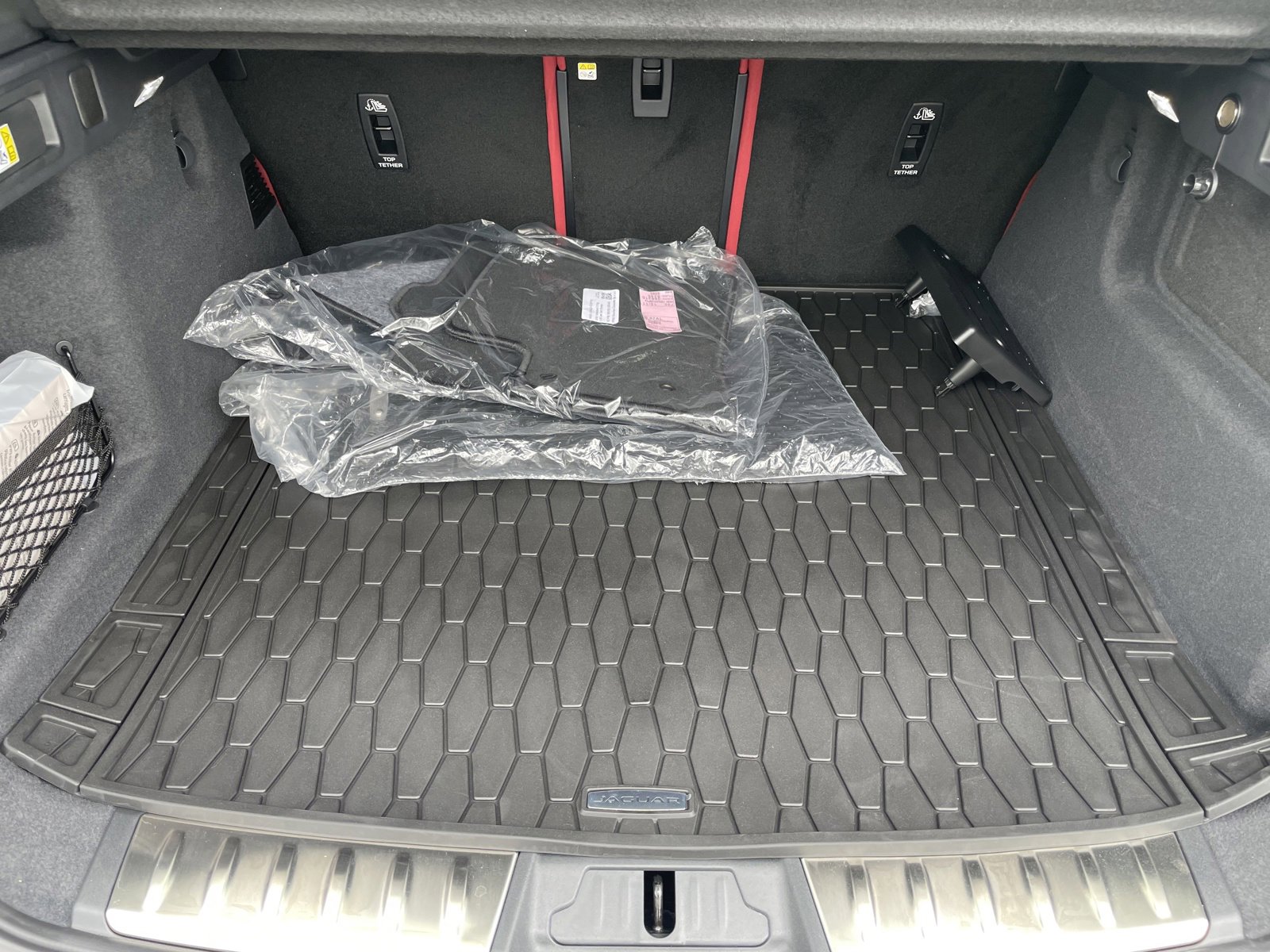 New 2025 Jaguar F-PACE R-Dynamic S image 9