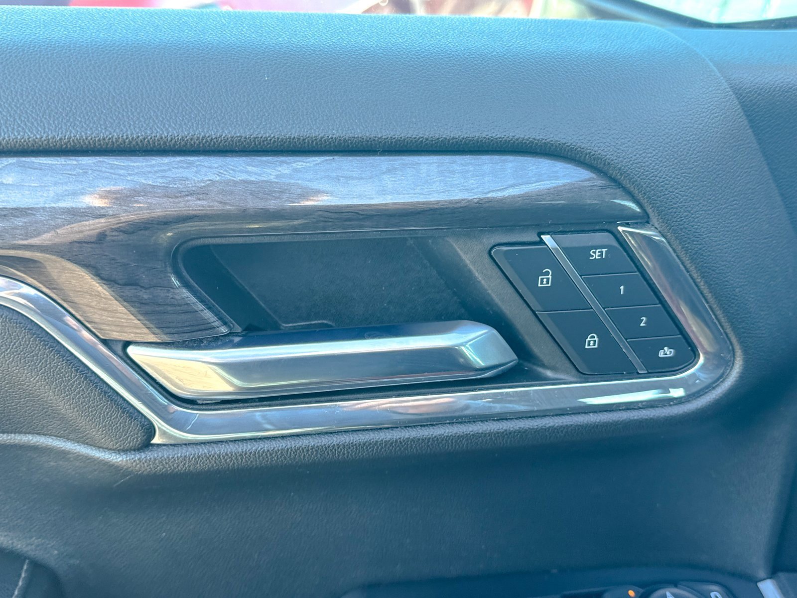 Certified 2024 Chevrolet Silverado 1500 LTZ image 17